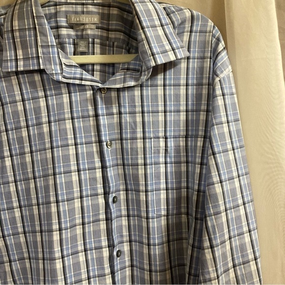Van Heusen fitted button down shirt - Picture 4 of 6